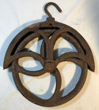 Rare Antique 1800s Cast Iron Farm Barn Well Water Pulley Has "Y" Casting Off Rim