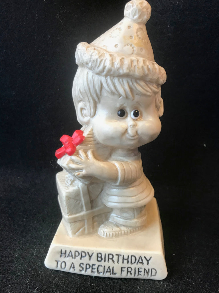Vintage Berries Sillisculpt Figure Happy Birthday to a Special Friend 1971 Retro - Cabin Fever Purveyors